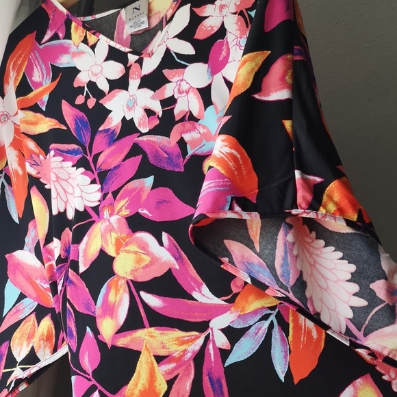 NWOT Natori Floral abstract tunic/caftan, size XS - Picture 7 of 9